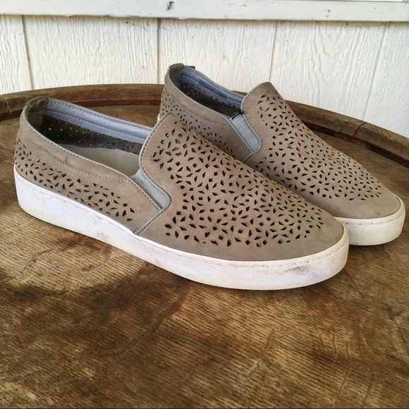 Vionic size 9 laser cut slip ons - Picture 6 of 7